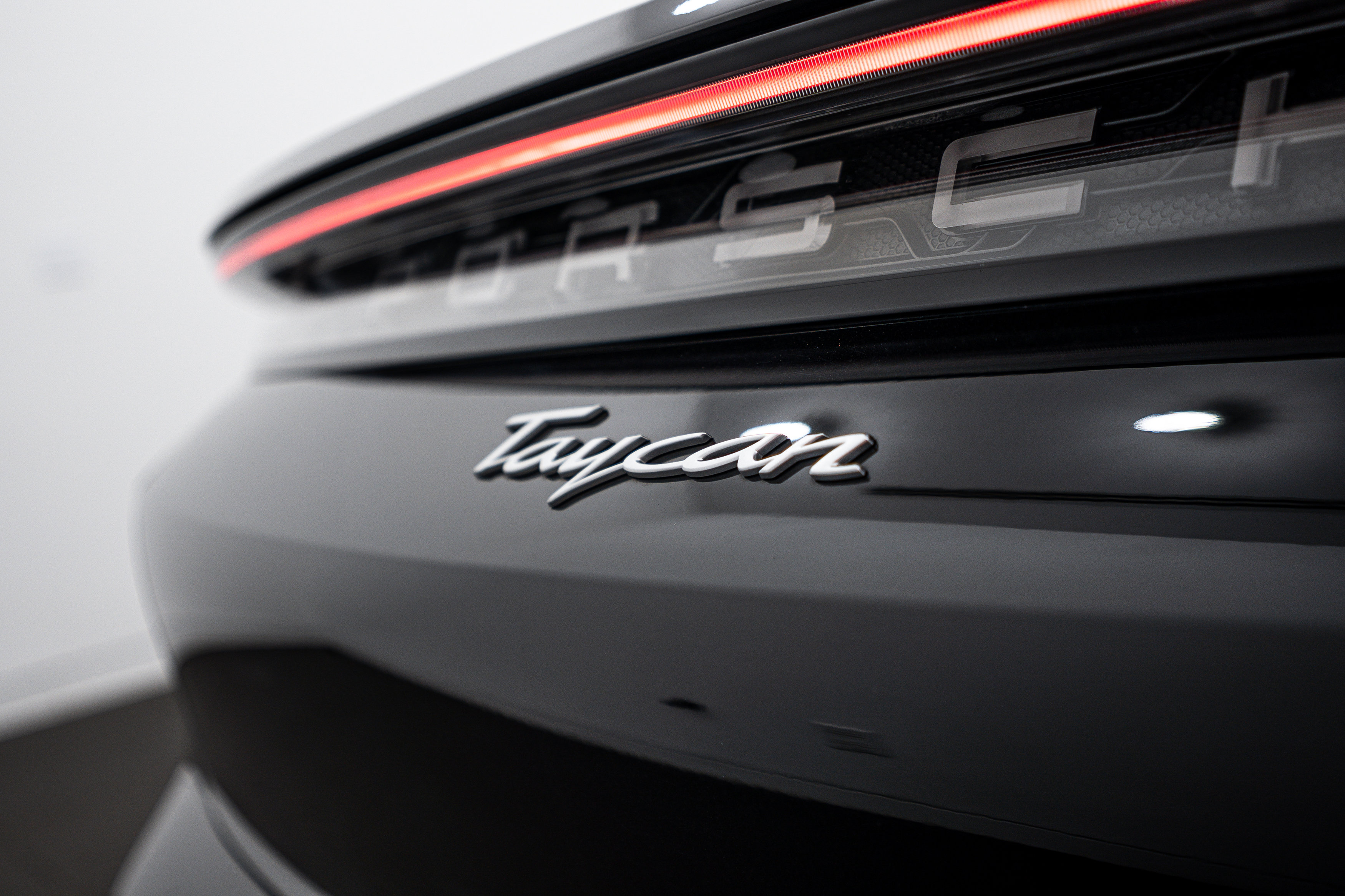 Certified 2024 Porsche Taycan image 27