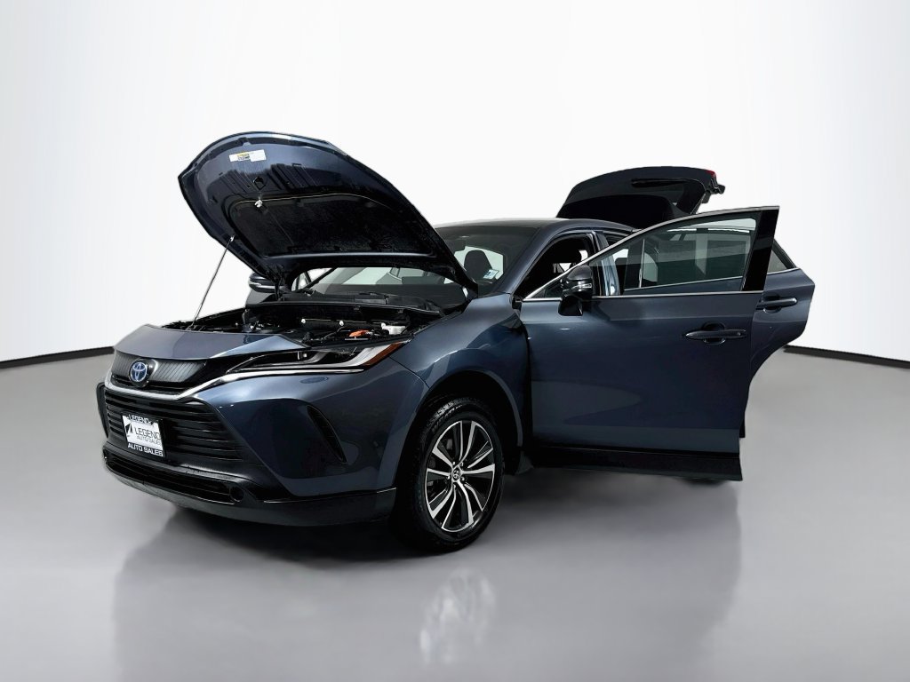 Used 2024 Toyota Venza LE AWD/4WD image 18