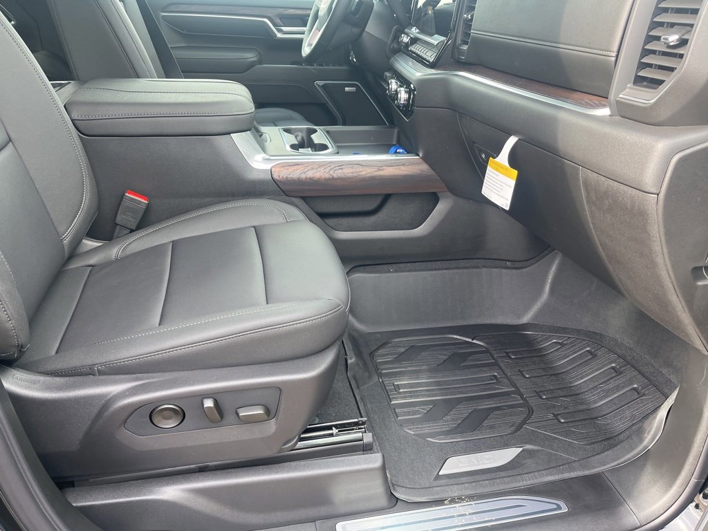 New 2026 GMC Sierra 3500 SLT w/ SLT Premium Package image 11