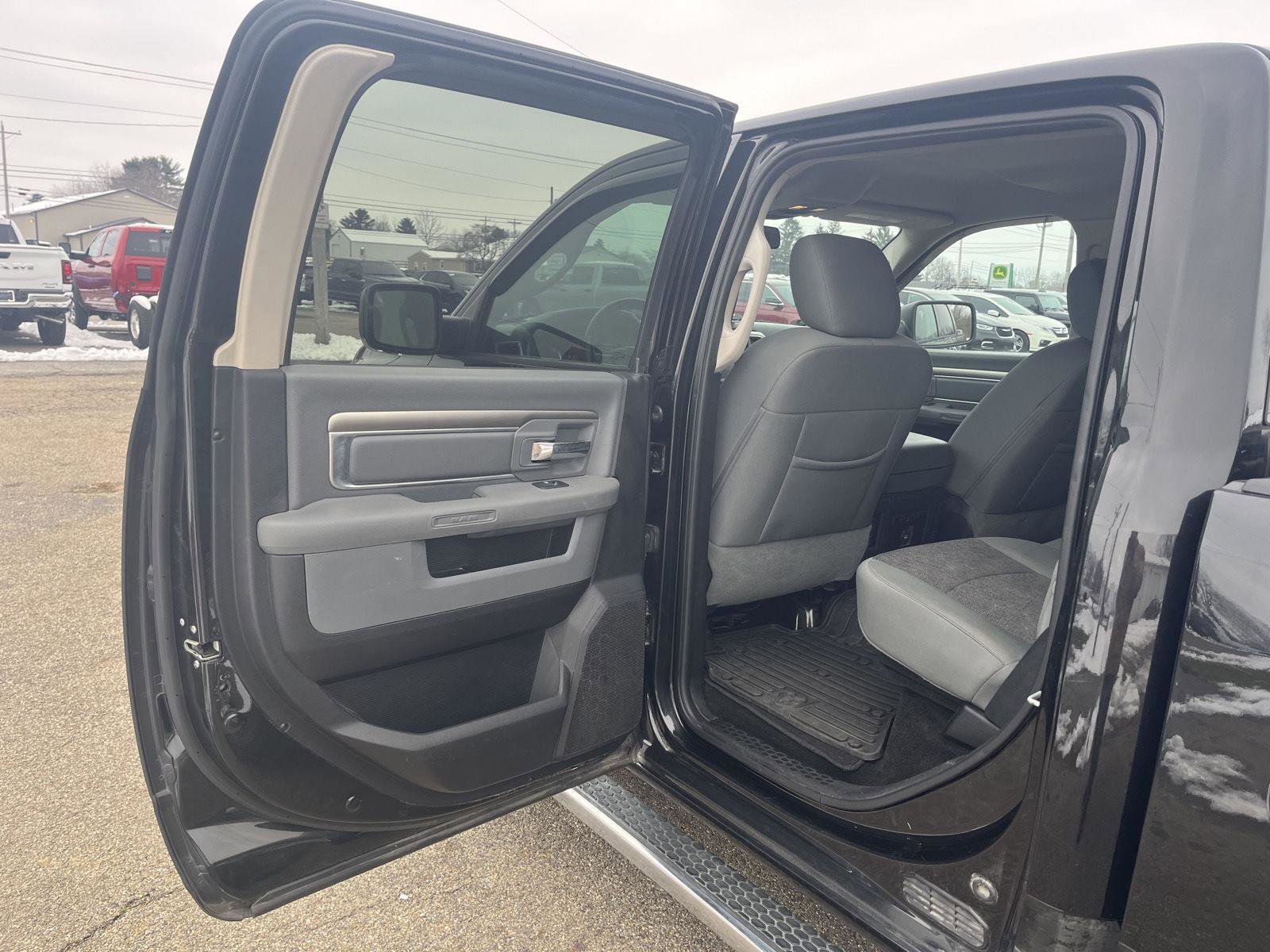 Used 2016 RAM 1500 Big Horn image 24