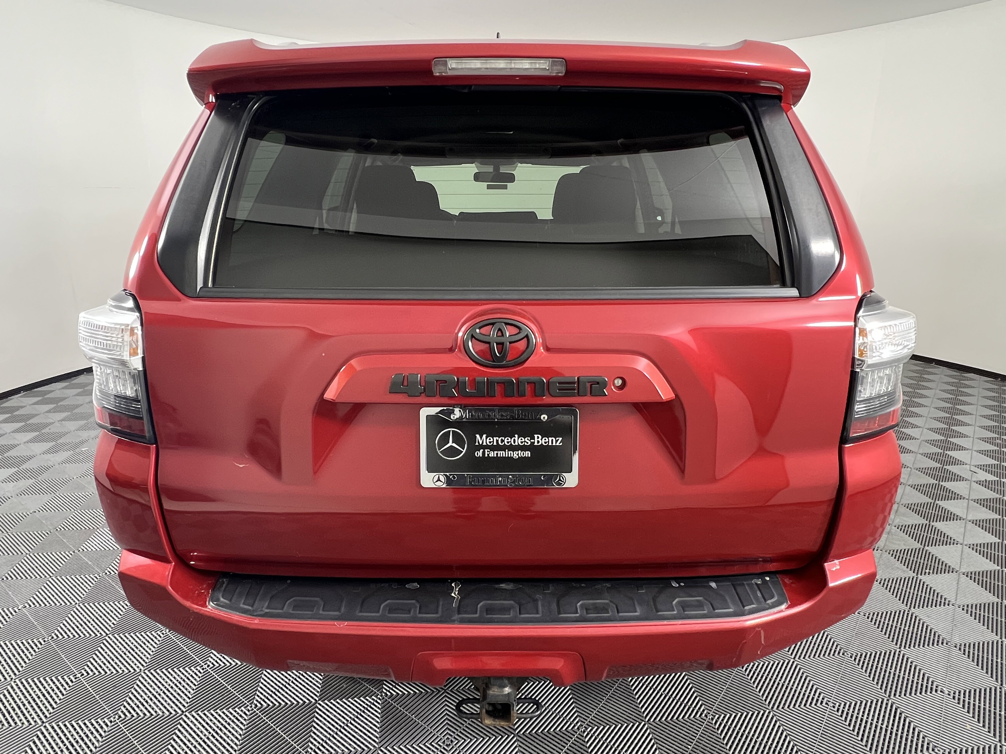 Used 2018 Toyota 4Runner SR5 image 10