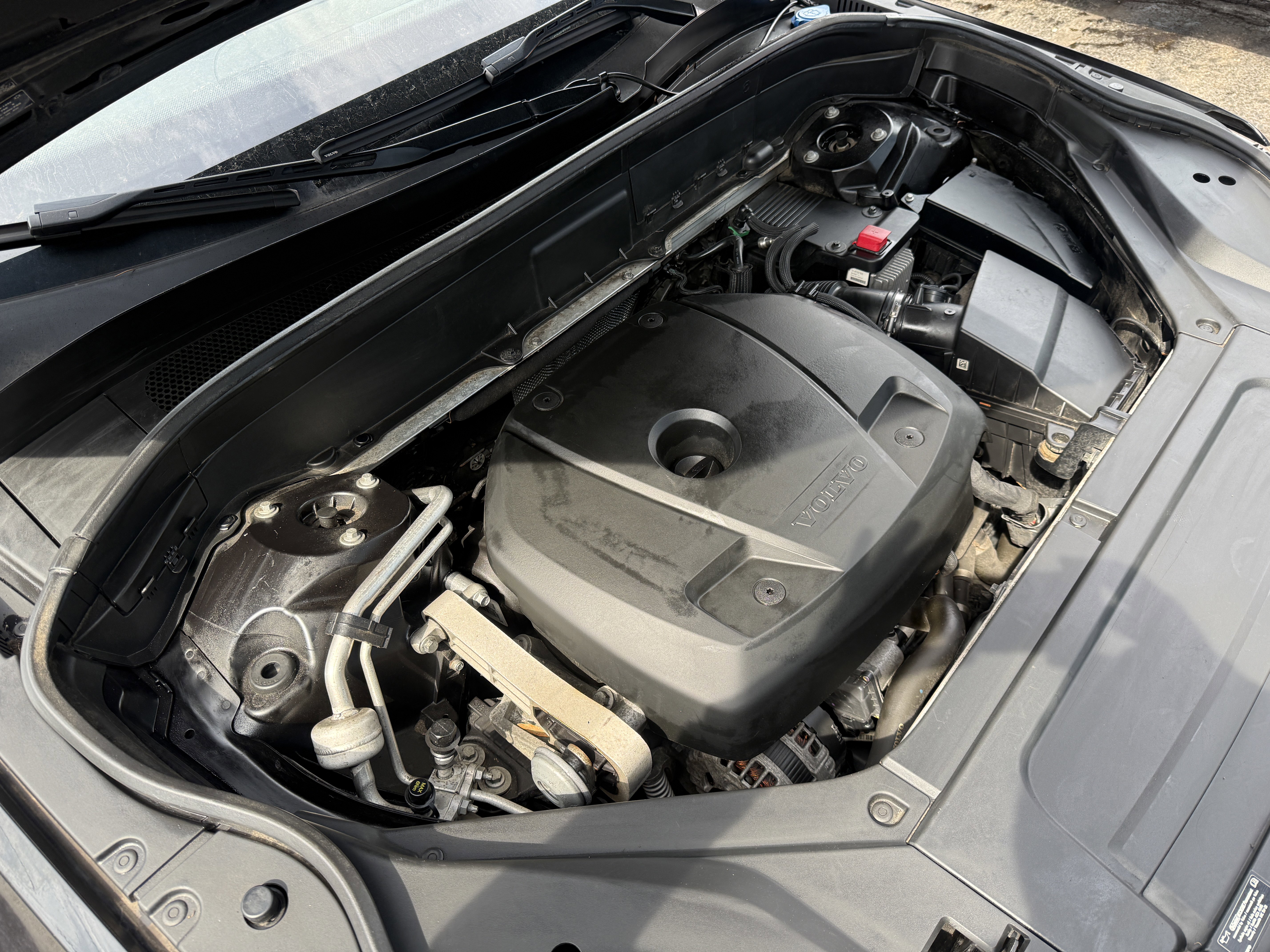 Used 2016 Volvo XC90 T5 Momentum image 40