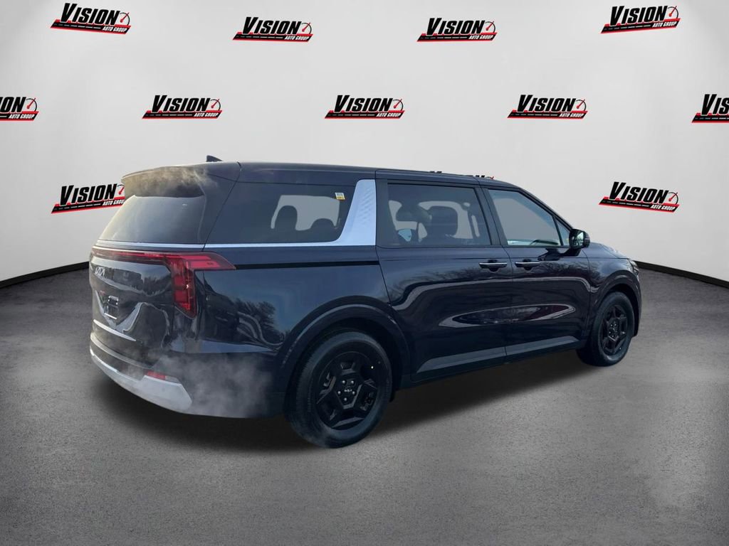 New 2026 Kia Carnival FWD image 5