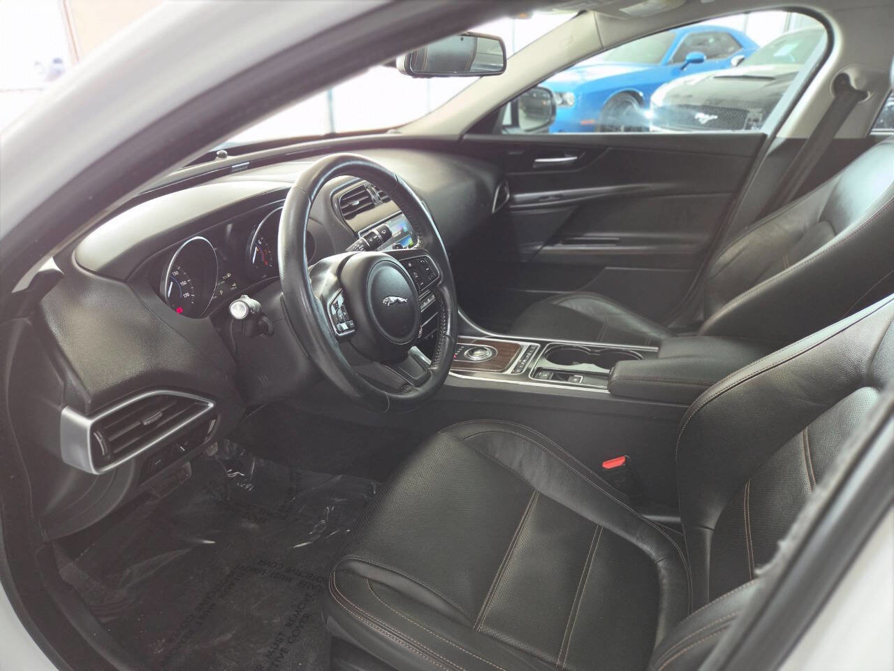 Used 2017 Jaguar XE Prestige RWD image 15