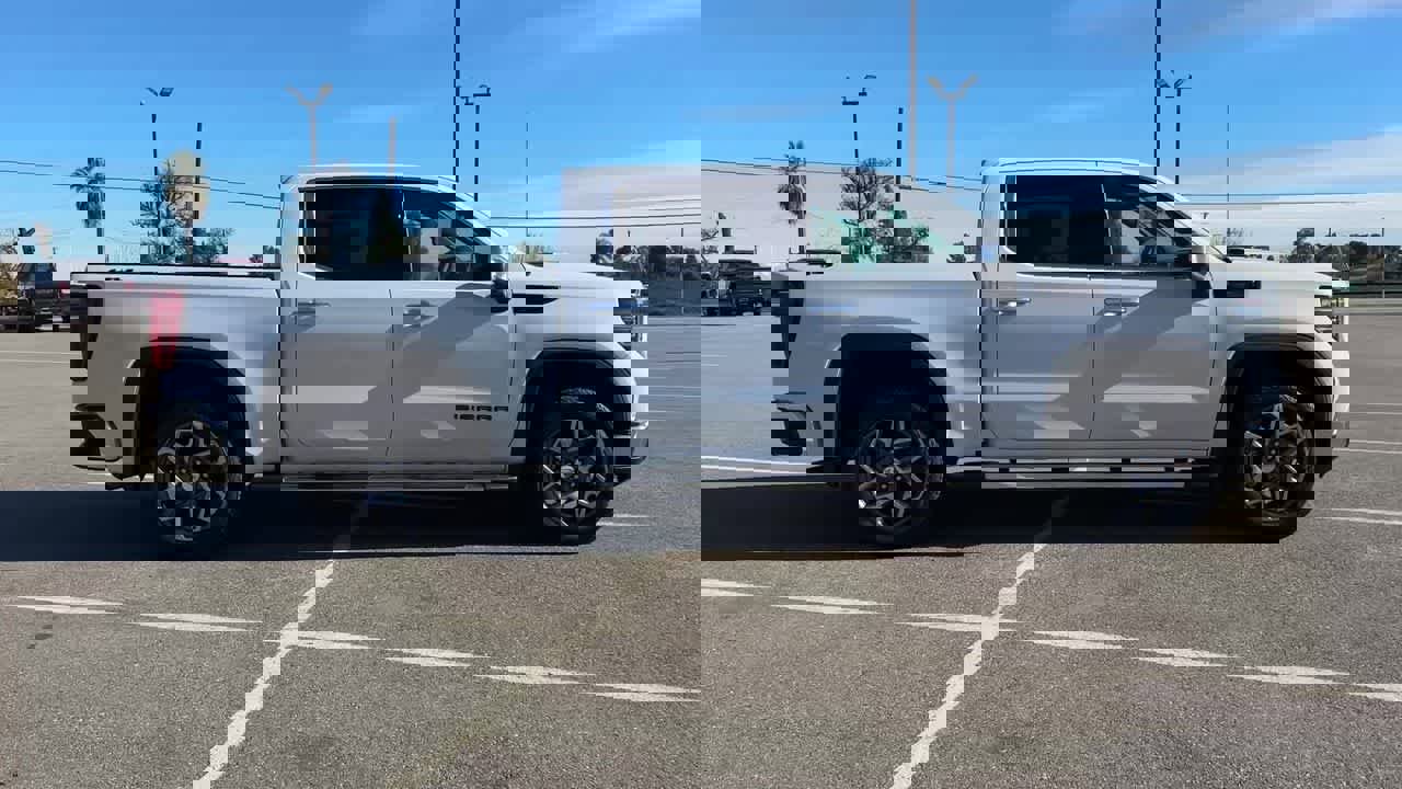 New 2026 GMC Sierra 1500 SLT w/ SLT Premium Package image 6