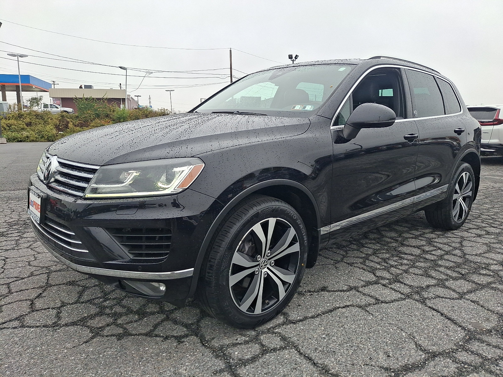 Used 2017 Volkswagen Touareg Wolfsburg Edition AWD/4WD image 3