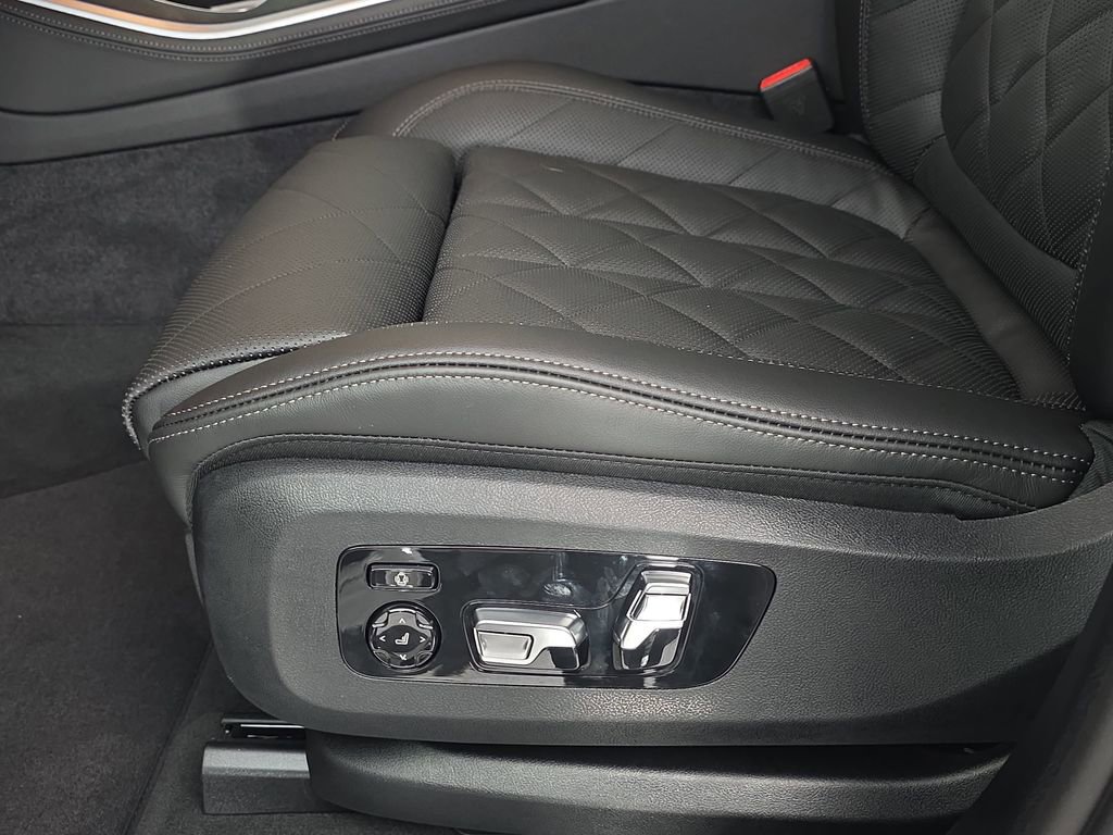 New 2026 BMW X5 xDrive50e w/ M Sport Package image 28