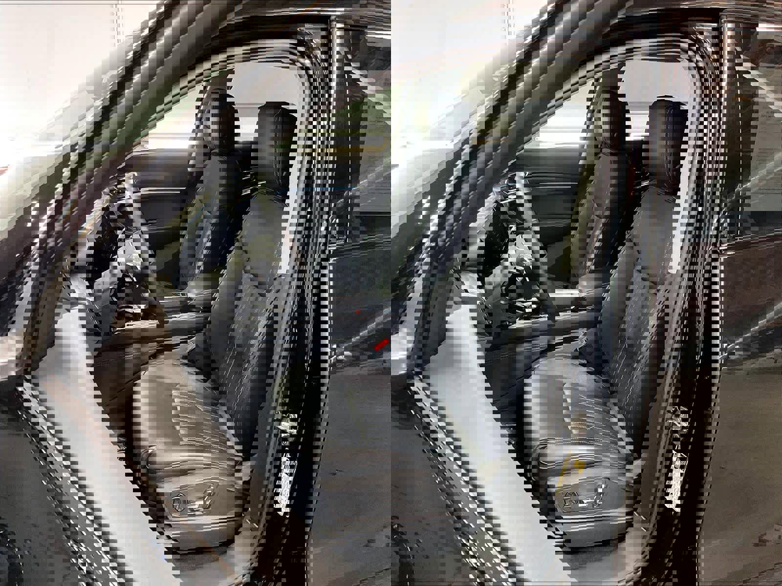 Used 2024 Audi Q8 e-tron Prestige w/ Prestige Package AWD/4WD image 25