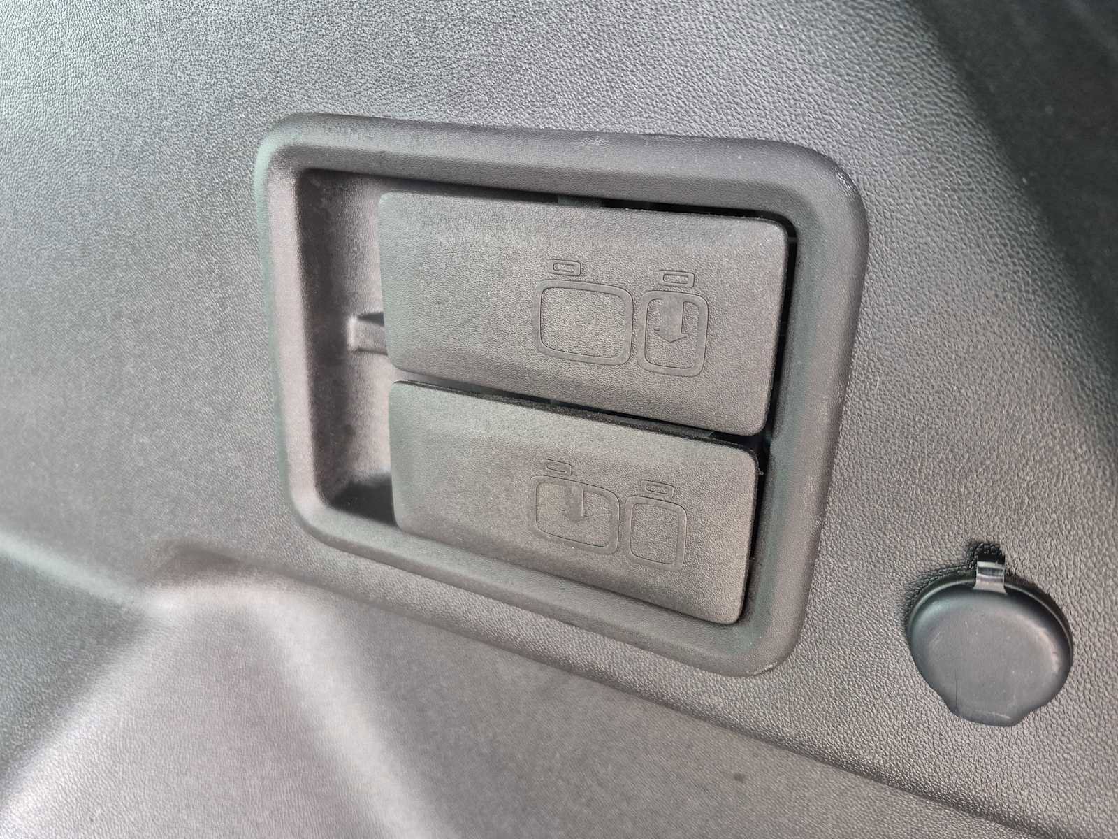 Used 2021 Chevrolet Equinox Premier image 8