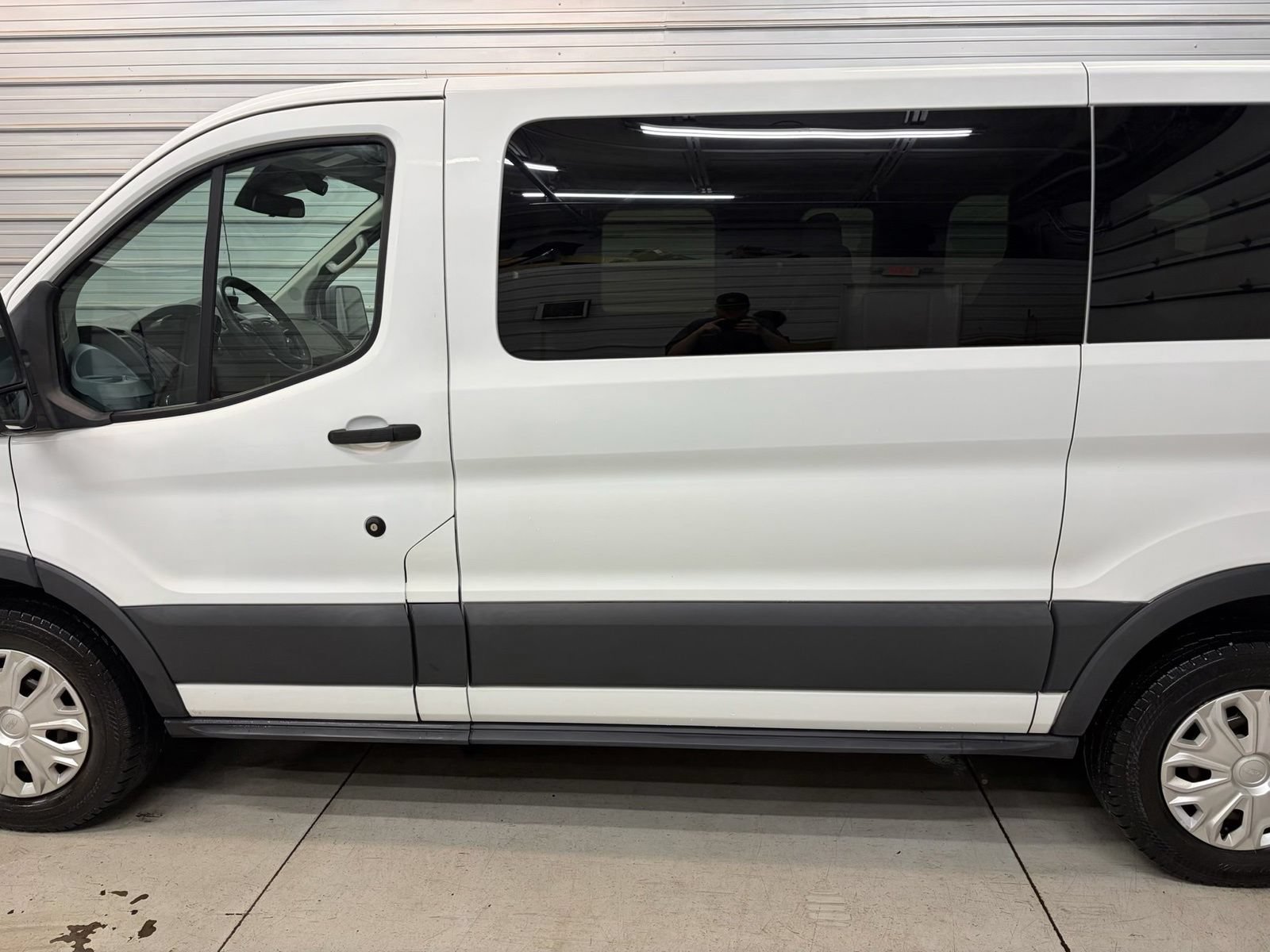 Used 2015 Ford Transit 150 XLT RWD image 7