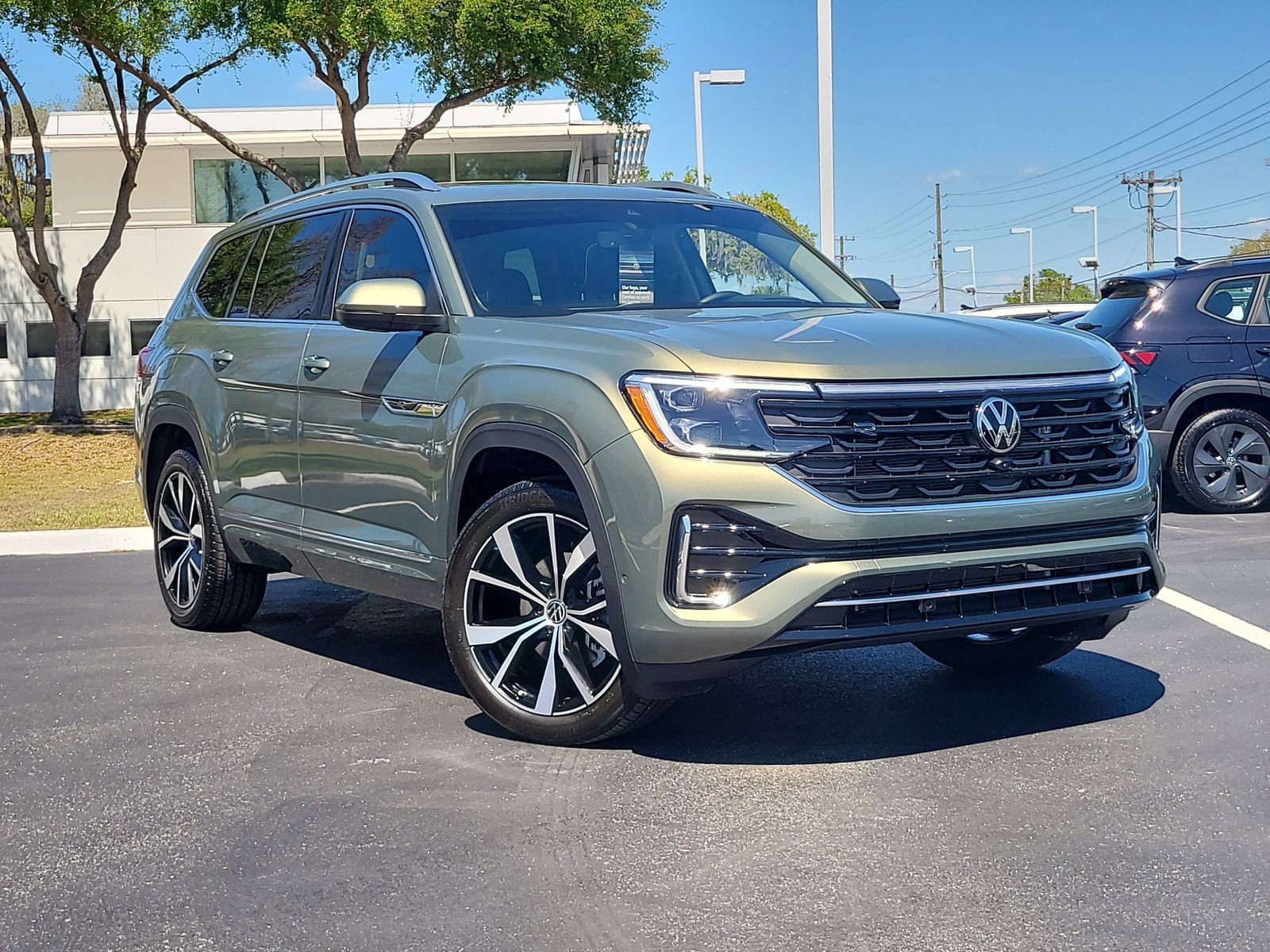 Used 2026 Volkswagen Atlas SEL Premium R-Line AWD/4WD image 35