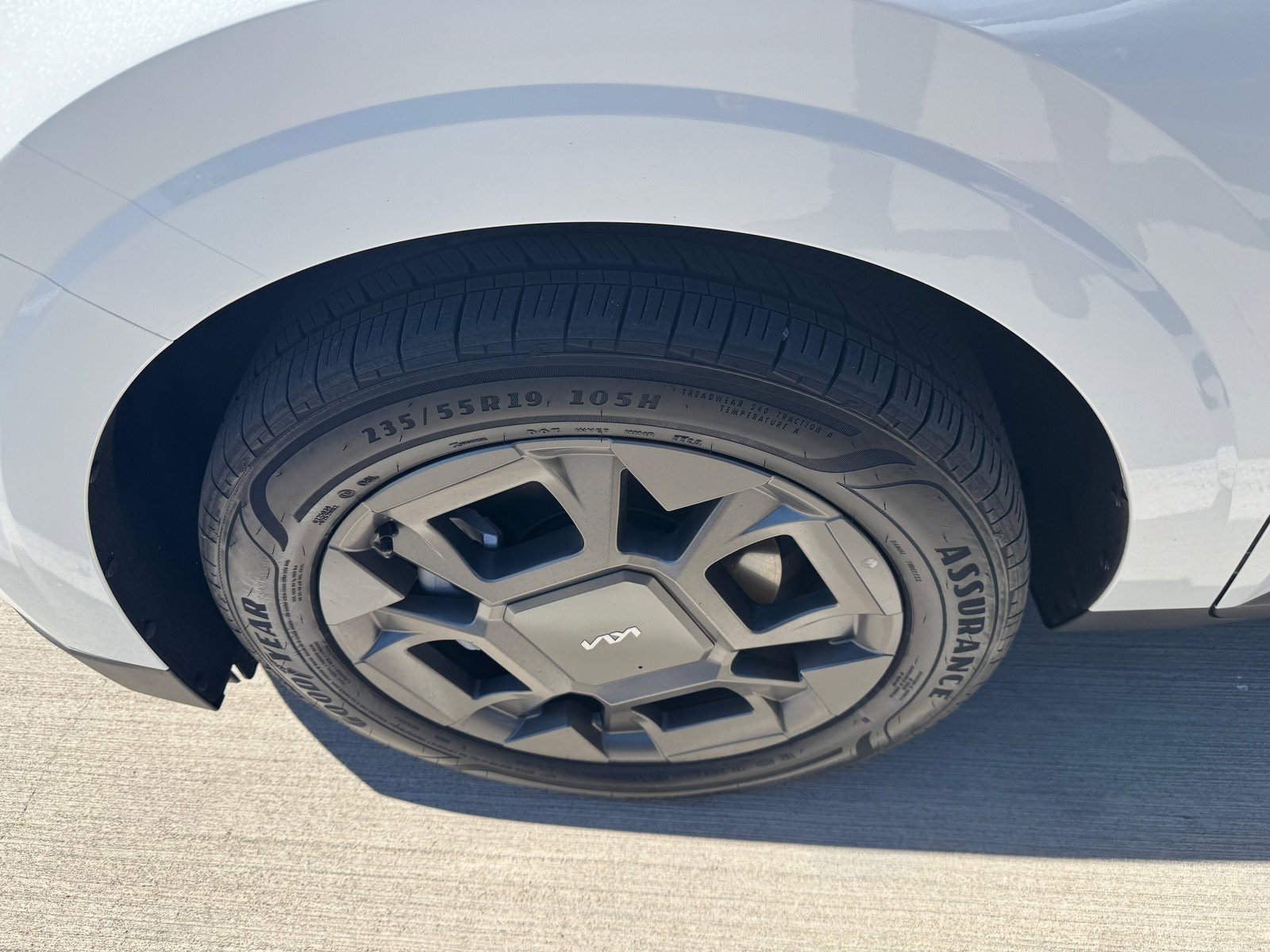 Certified 2026 Kia Carnival EX image 8