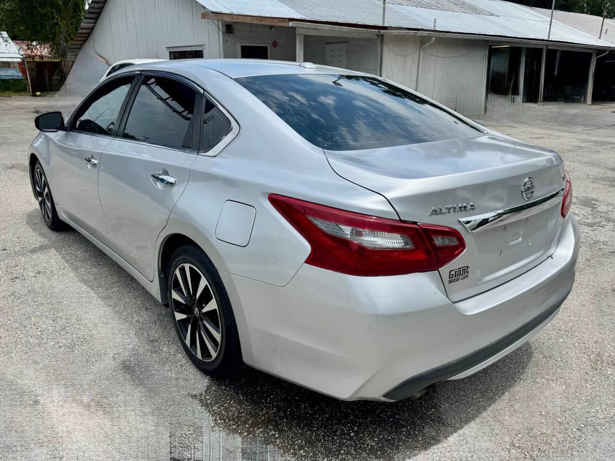 Used 2018 Nissan Altima 2.5 SL FWD image 11
