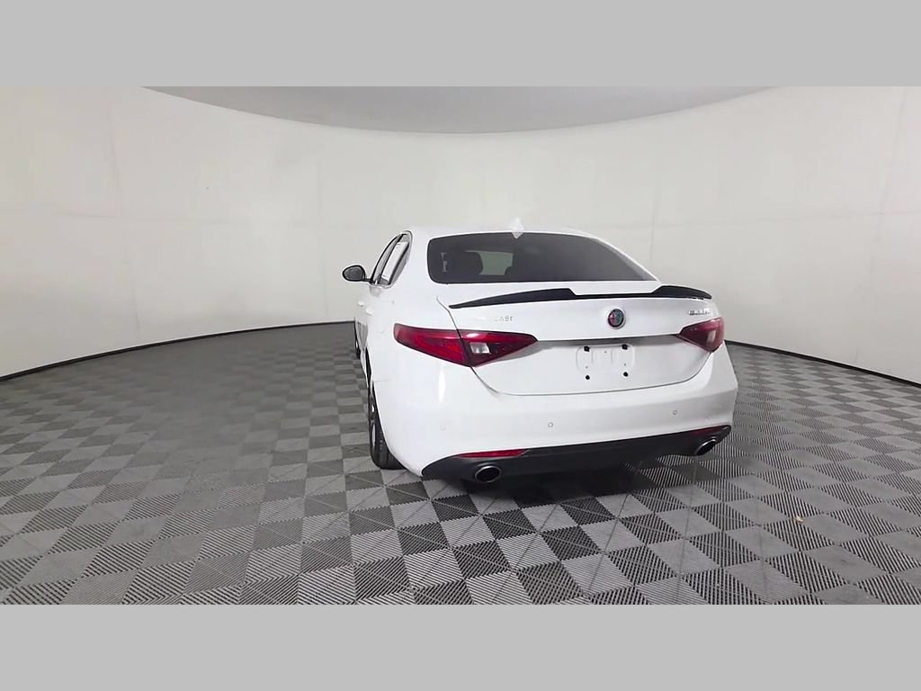 Used 2020 Alfa Romeo Giulia RWD image 42