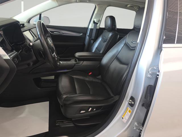 Used 2018 Cadillac XT5 Luxury w/ Driver Awareness Package FWD image 12