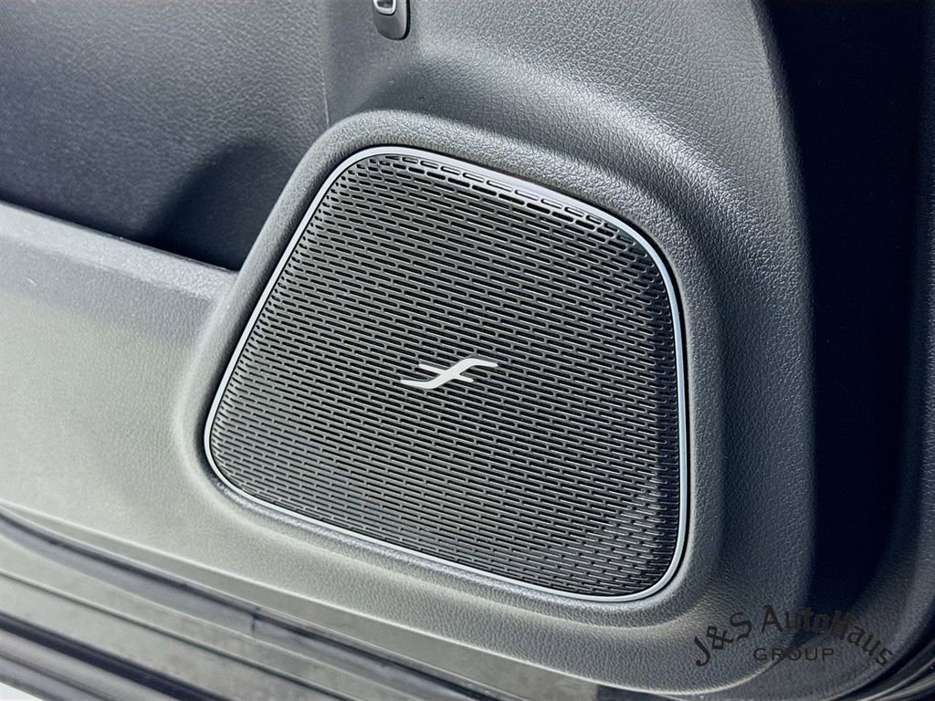 Used 2024 Mercedes-Benz GLB 35 AMG 4MATIC image 24