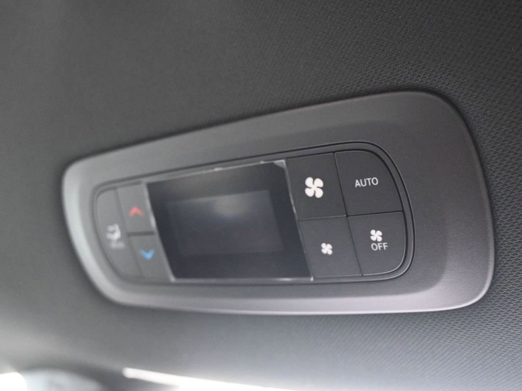 Used 2026 Chrysler Voyager LX image 40