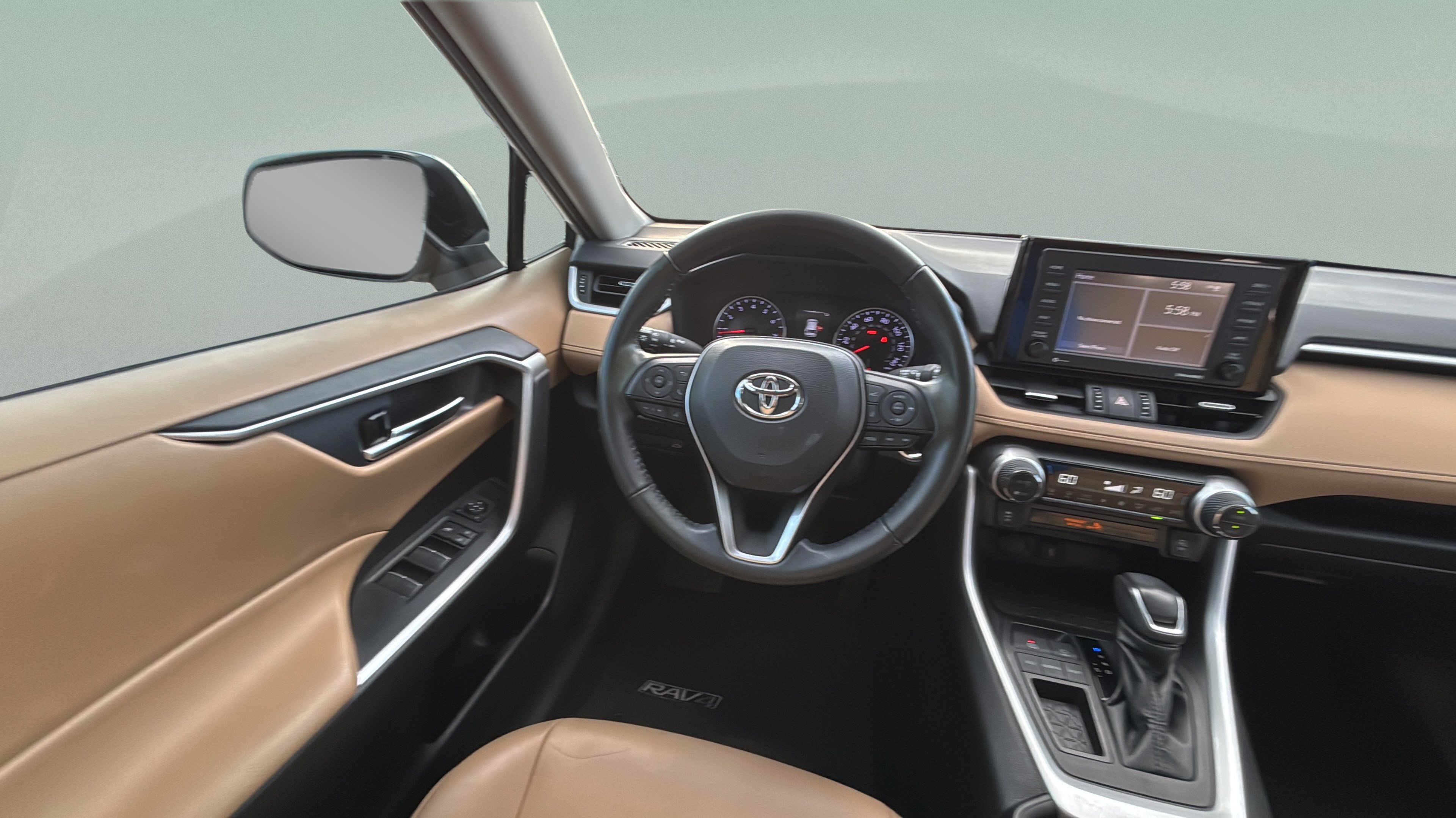Used 2022 Toyota RAV4 XLE Premium FWD image 30