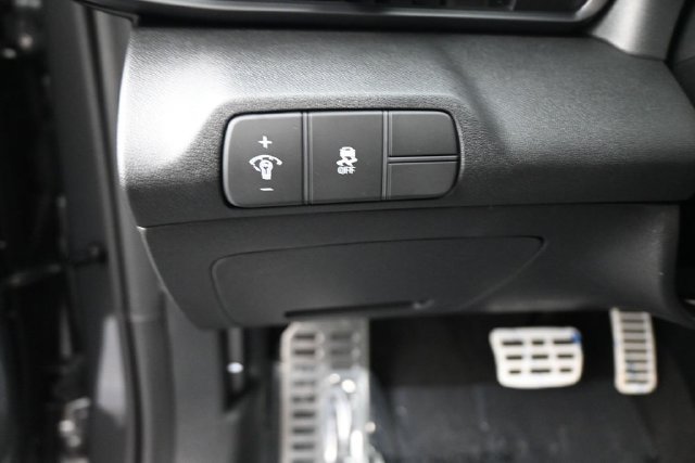 New 2026 Hyundai Elantra SEL Sport FWD image 17