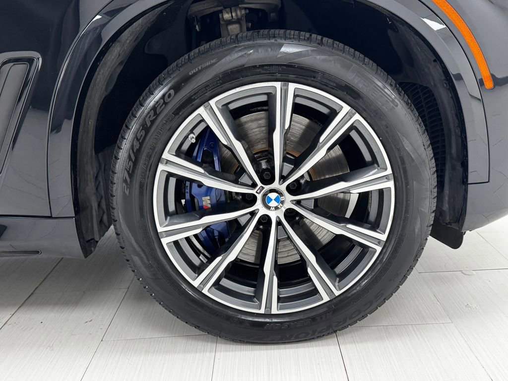 Used 2021 BMW X5 M50i image 40