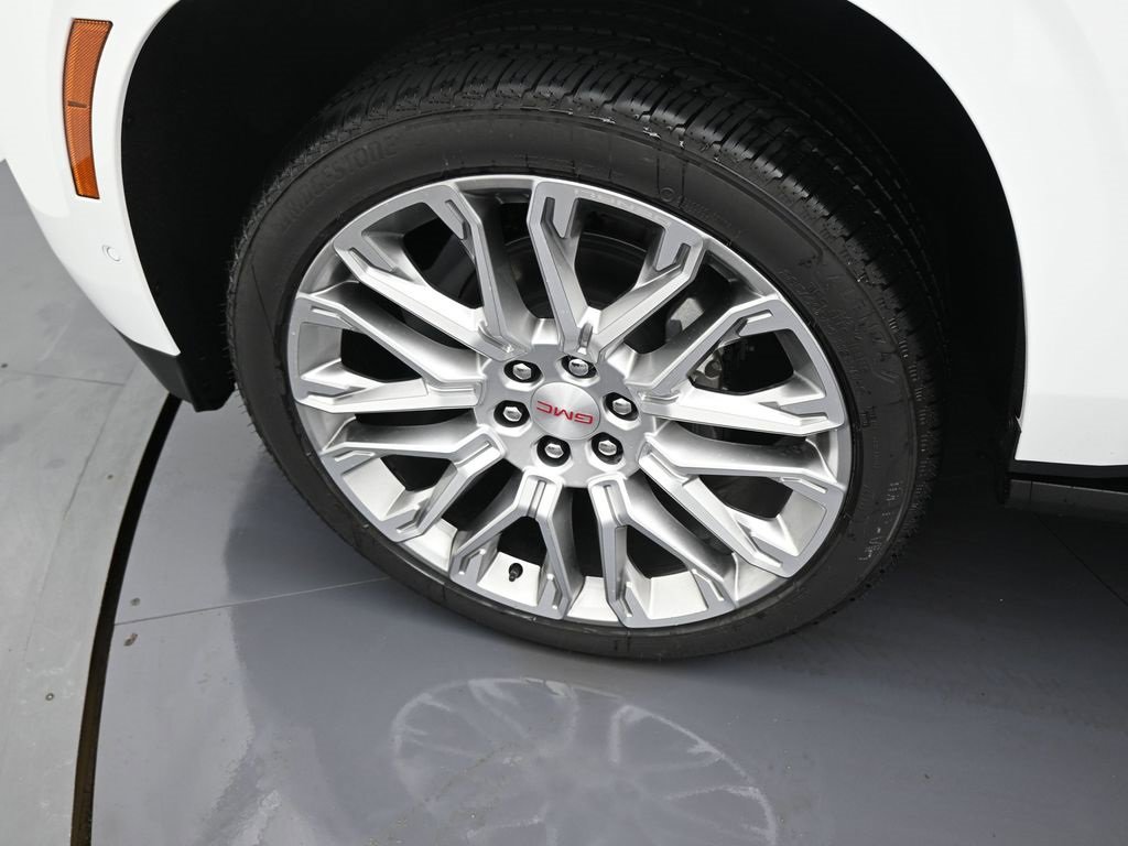 New 2025 GMC Yukon XL Denali w/ Denali Reserve Package image 8