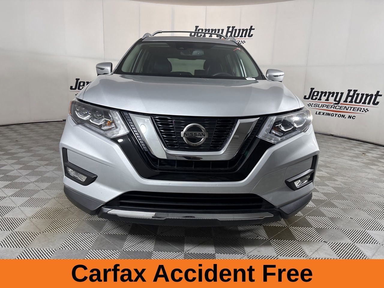 Used 2017 Nissan Rogue SL w/ SL Premium Package image 4