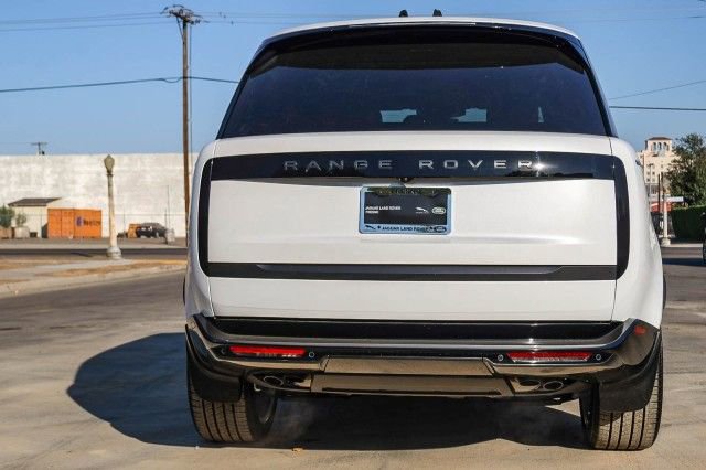 New 2025 Land Rover Range Rover Long Wheelbase SE image 6