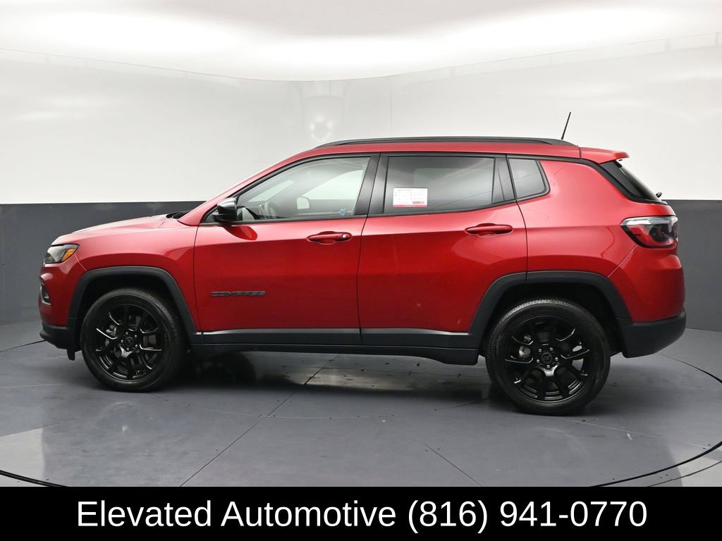 Used 2025 Jeep Compass Latitude w/ Altitude Special Edition AWD/4WD image 28