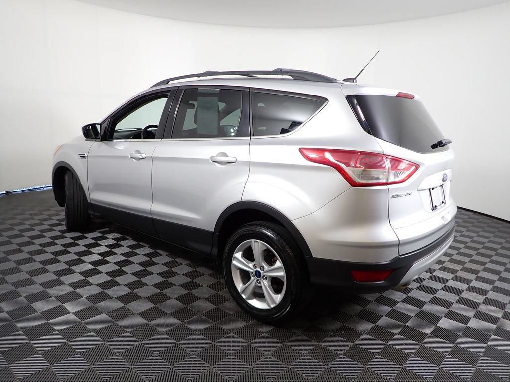 Used 2016 Ford Escape SE w/ Equipment Group 201A FWD image 9