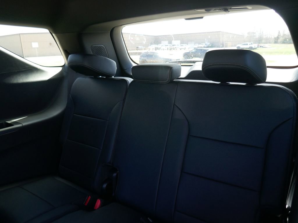 New 2026 Chevrolet Traverse High Country w/ LPO, Floor Liner Package image 13