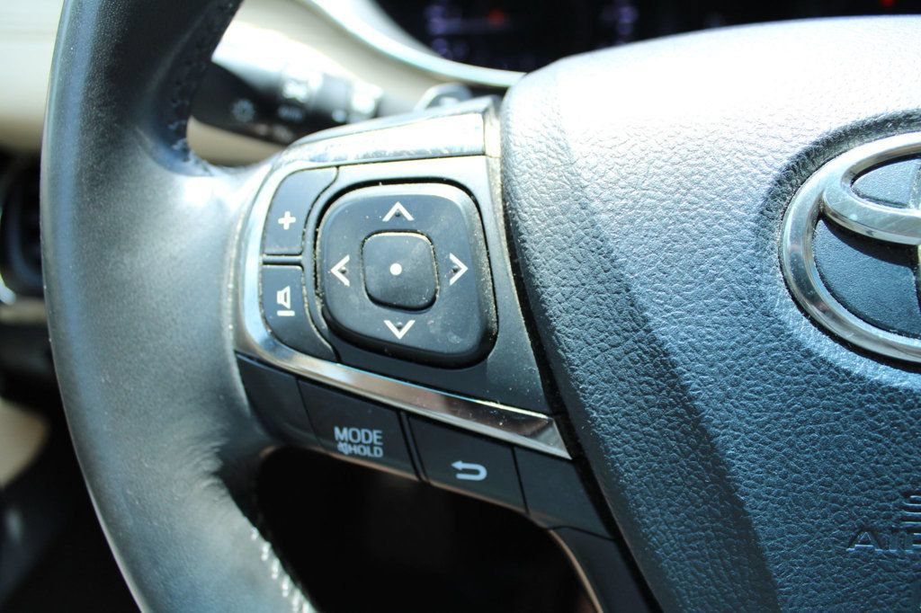 Used 2015 Toyota Avalon XLE Touring FWD image 20