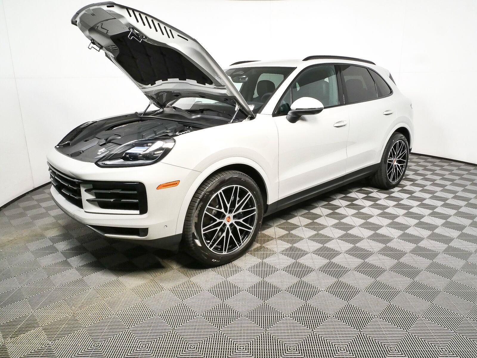 New 2026 Porsche Cayenne AWD/4WD image 34