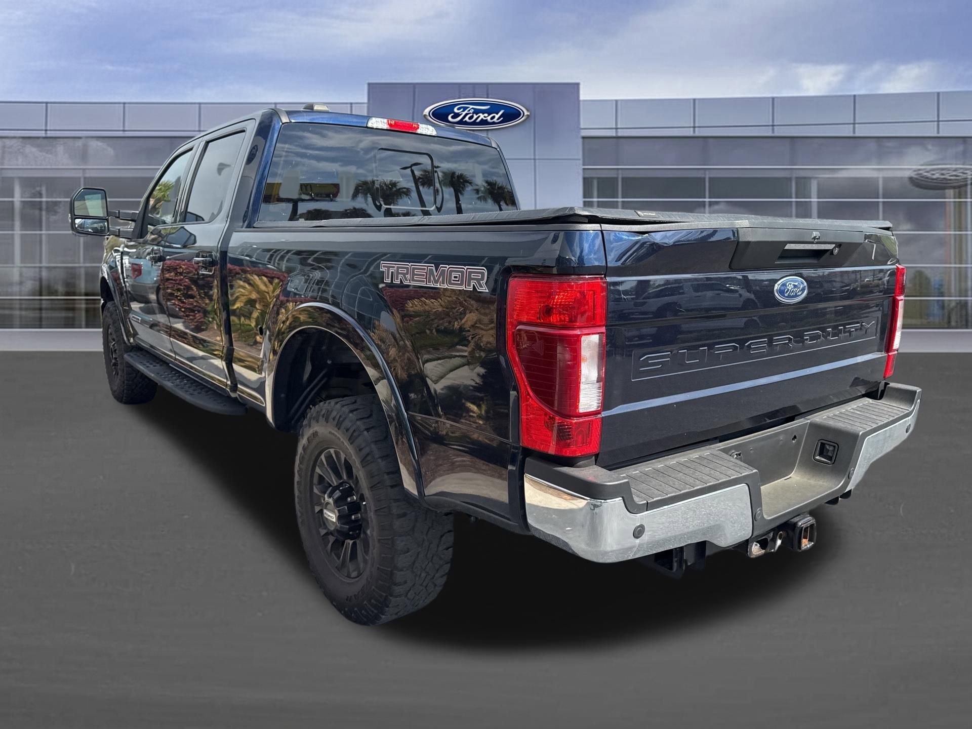 Certified 2022 Ford F250 Lariat w/ Tremor Off-Road Package image 7