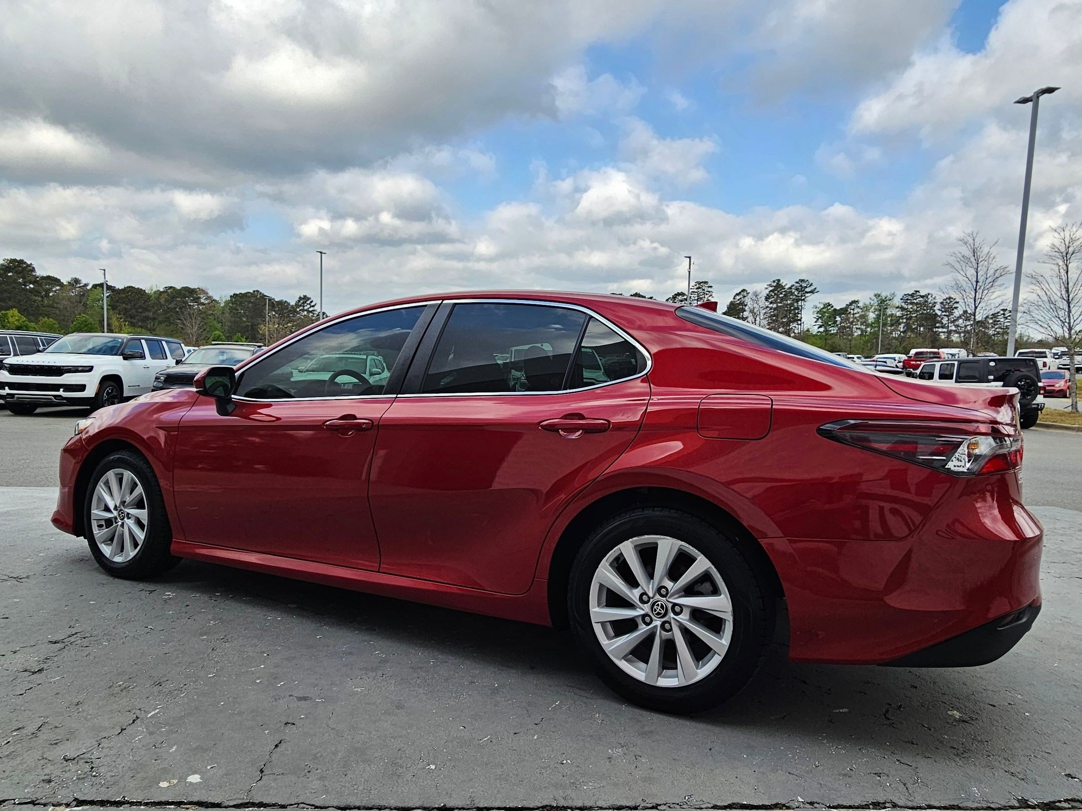 Used 2023 Toyota Camry LE image 5
