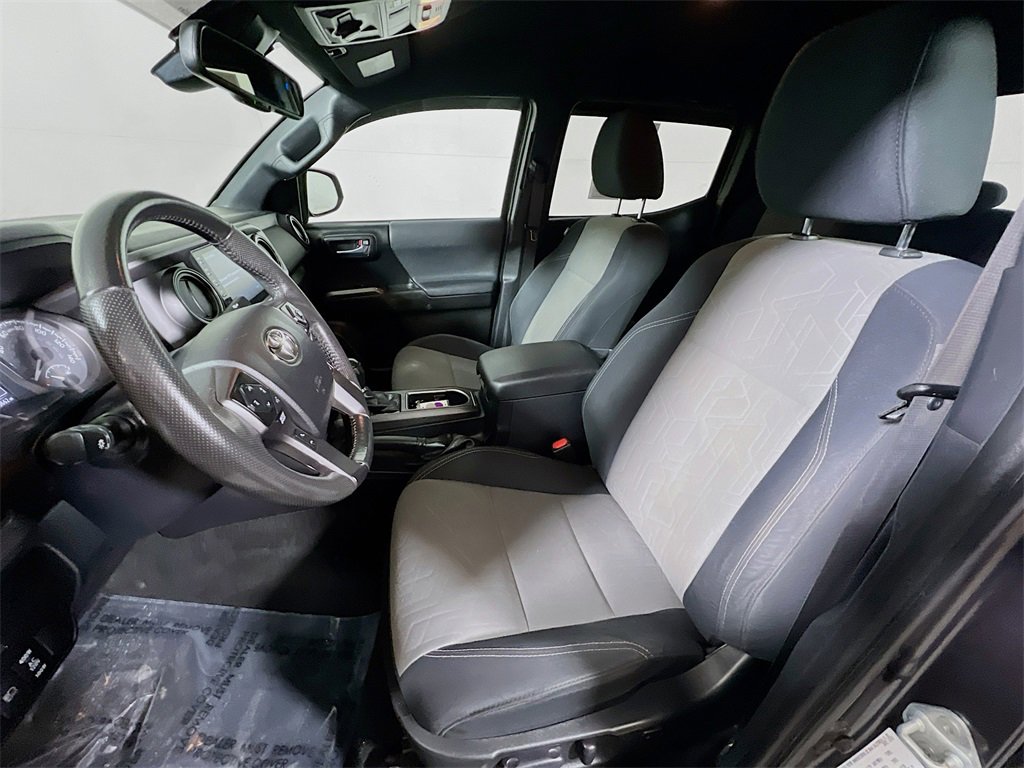 Certified 2022 Toyota Tacoma TRD Off-Road image 19