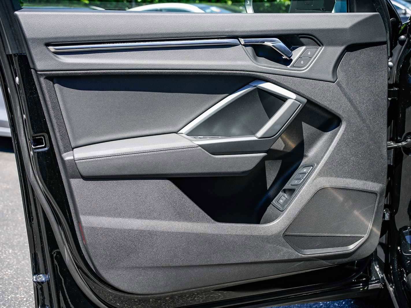 Used 2025 Audi Q3 2.0T Premium w/ Convenience Package image 19