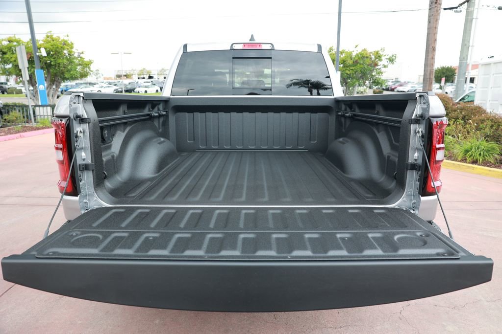 New 2026 RAM 1500 4x4 Crew Cab image 31