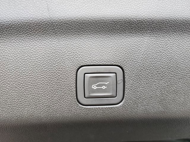 Used 2024 Chevrolet Tahoe Z71 w/ Luxury Package image 18