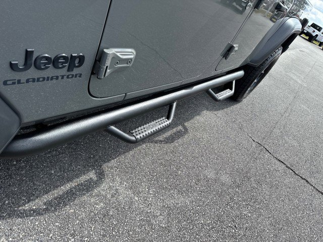 Used 2020 Jeep Gladiator Sport image 10