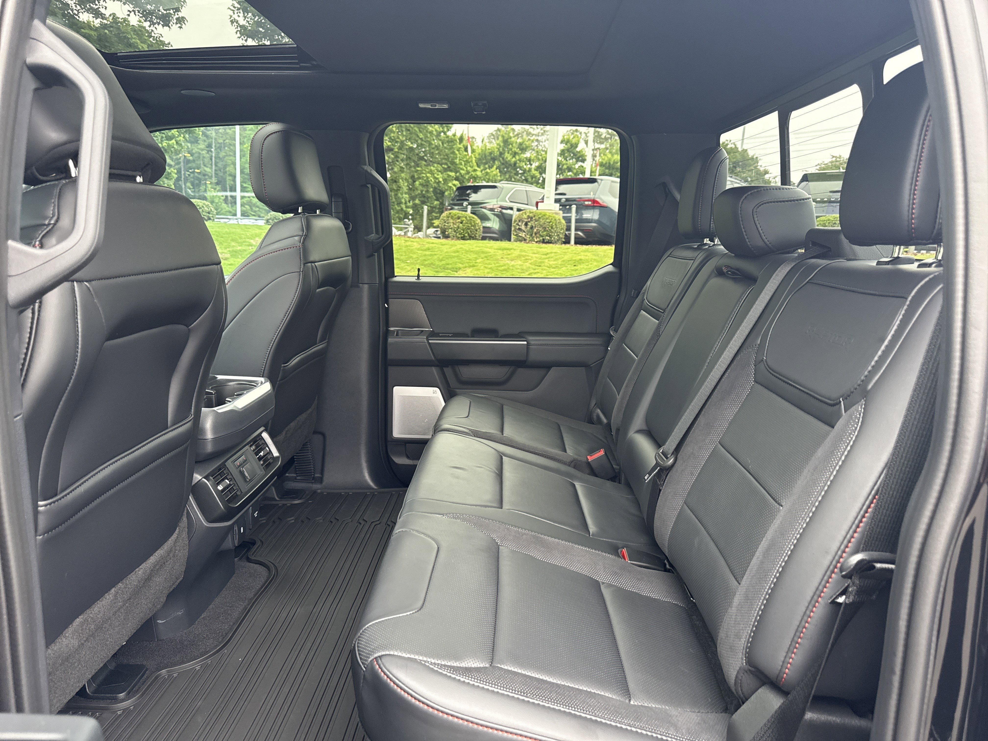 Used 2025 Ford F150 Raptor AWD/4WD image 31