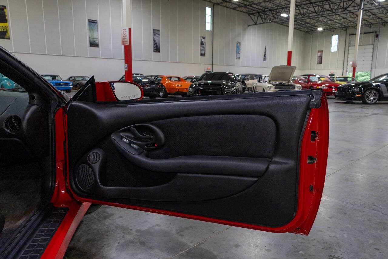 Used 2001 Pontiac Firebird Trans Am RWD image 32