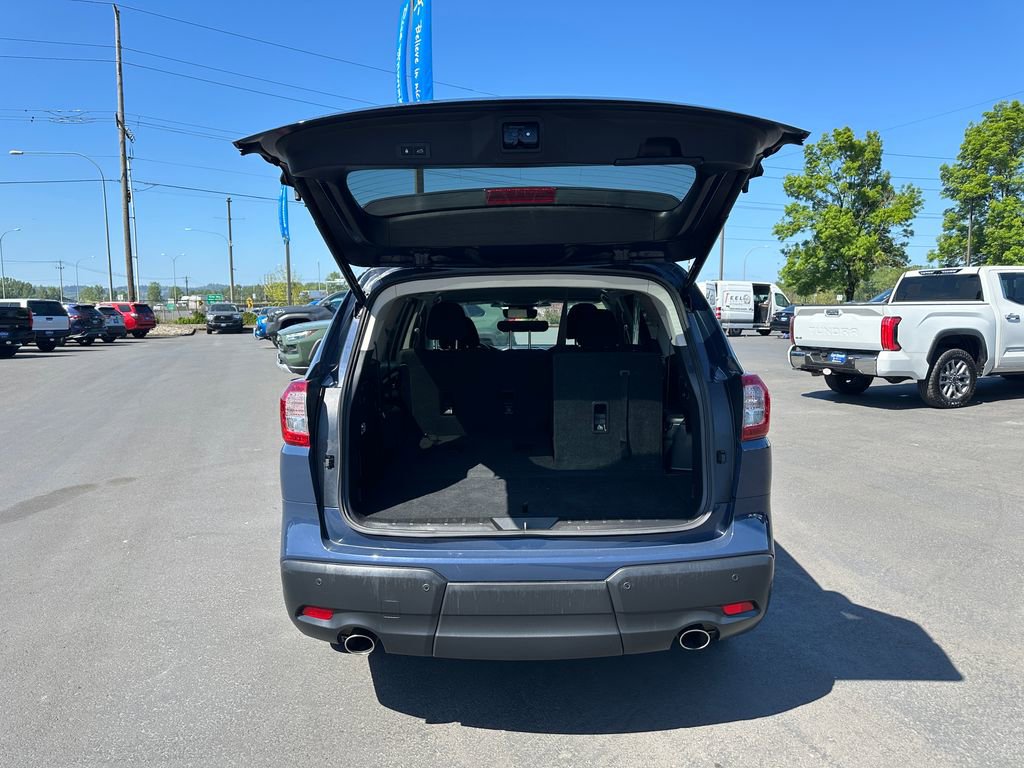 Used 2023 Subaru Ascent Premium w/ Convenience Package AWD/4WD image 11