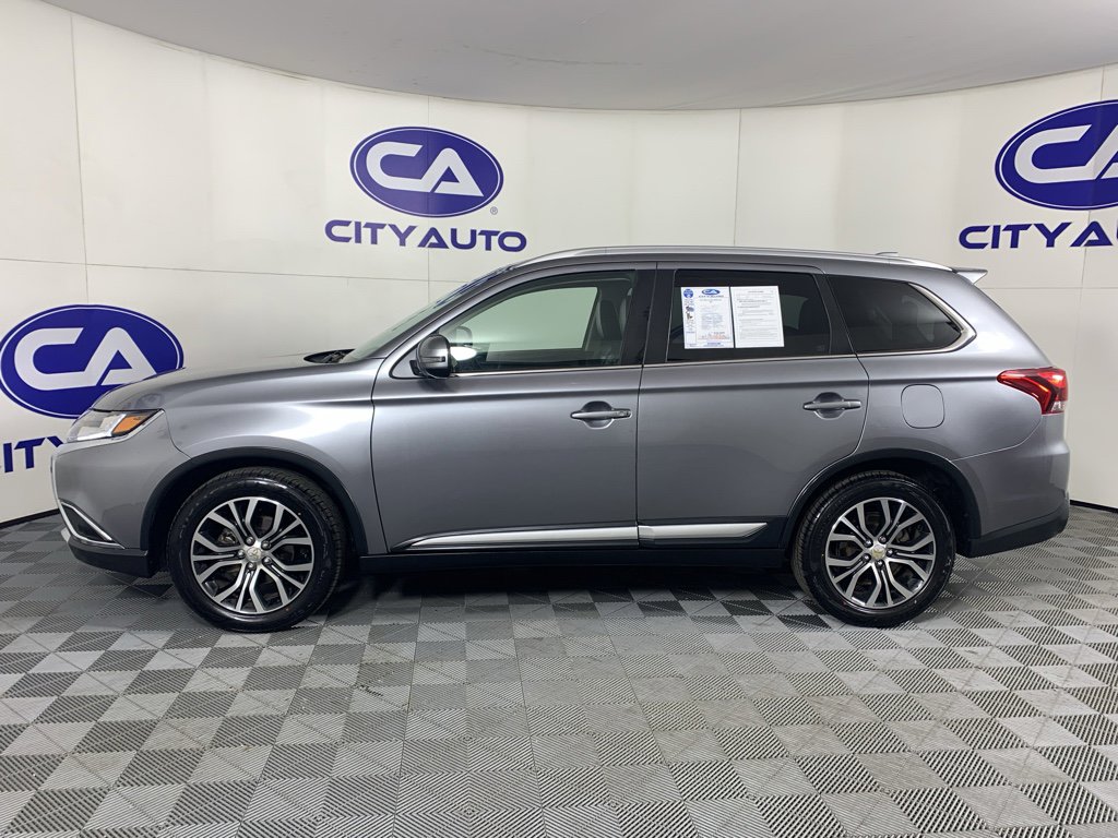 Used 2018 Mitsubishi Outlander SEL image 6