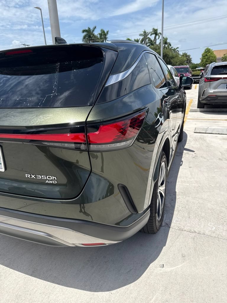 Used 2024 Lexus RX 350h w/ Accessory Package (Z1) AWD/4WD image 17