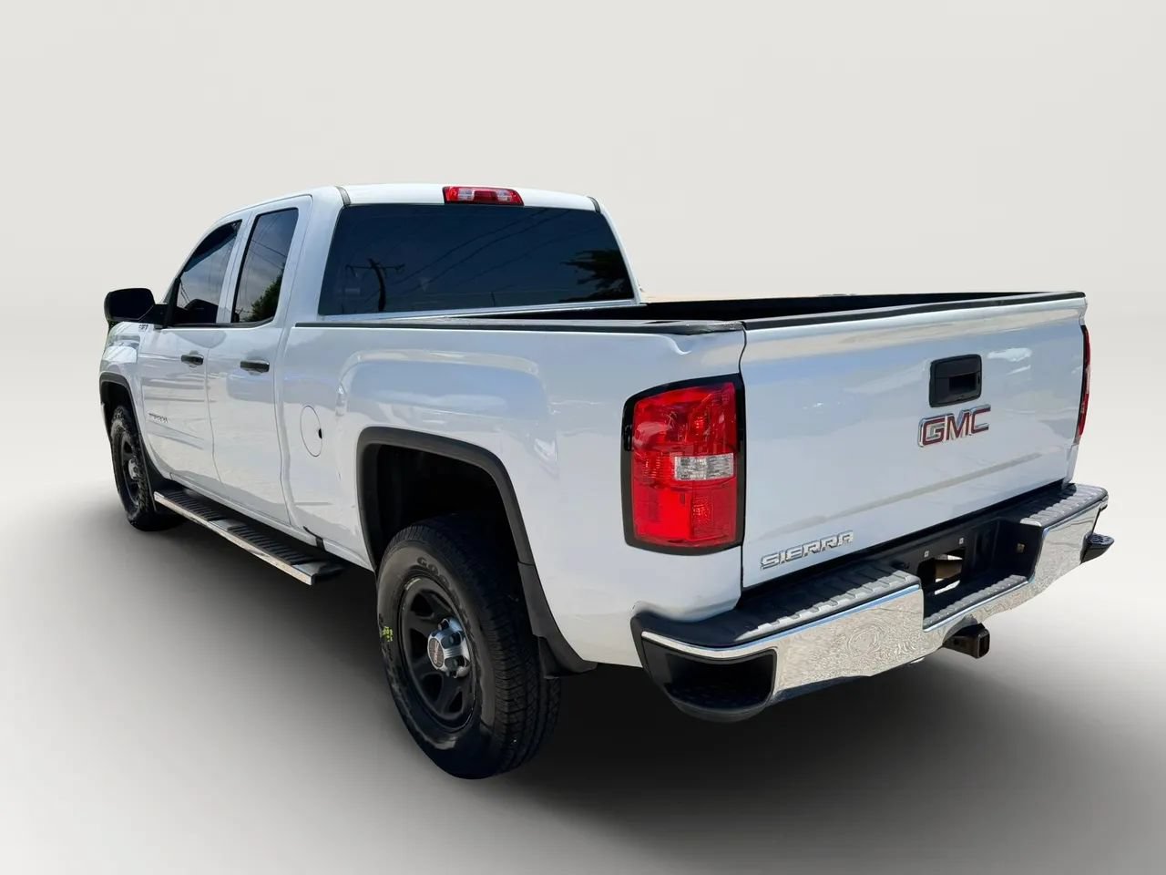 Used 2018 GMC Sierra 1500 4x4 Double Cab w/ Sierra Convenience Package image 5