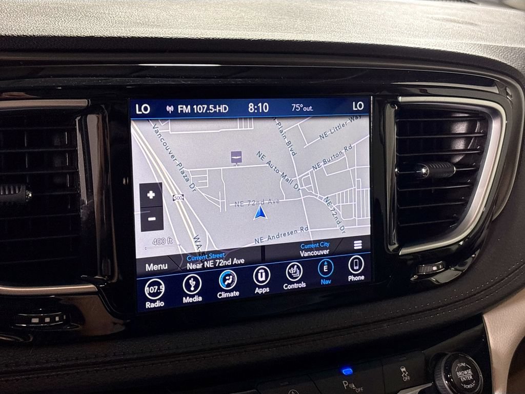 Used 2018 Chrysler Pacifica Limited FWD image 16