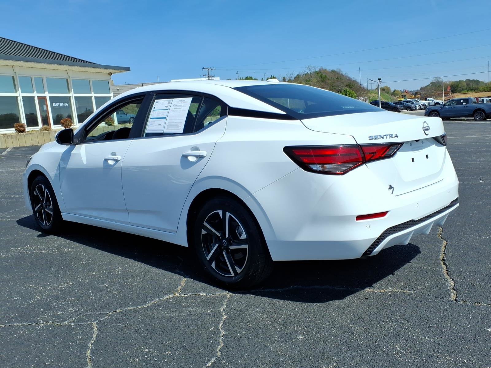Used 2025 Nissan Sentra SV image 5