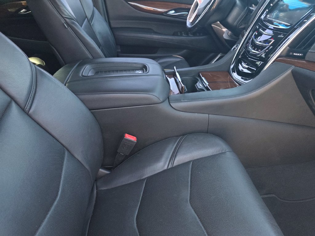 Used 2020 Cadillac Escalade Luxury RWD image 23