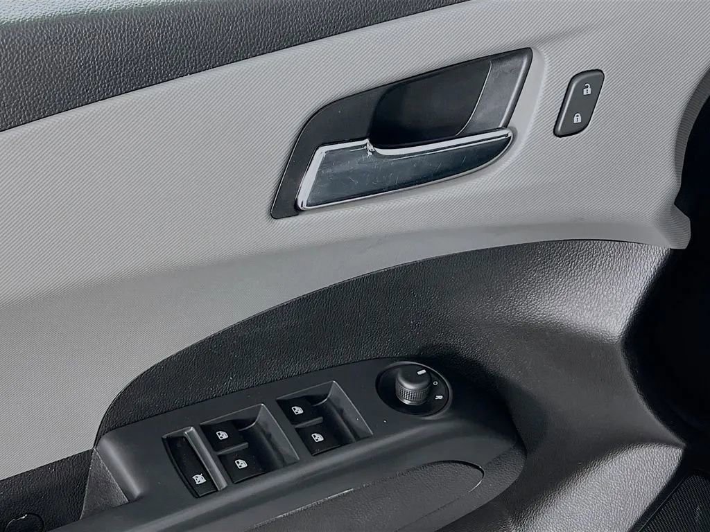 Used 2017 Chevrolet Sonic LT image 18