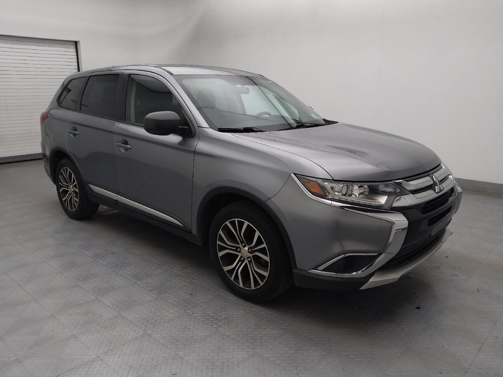 Used 2018 Mitsubishi Outlander SE image 11
